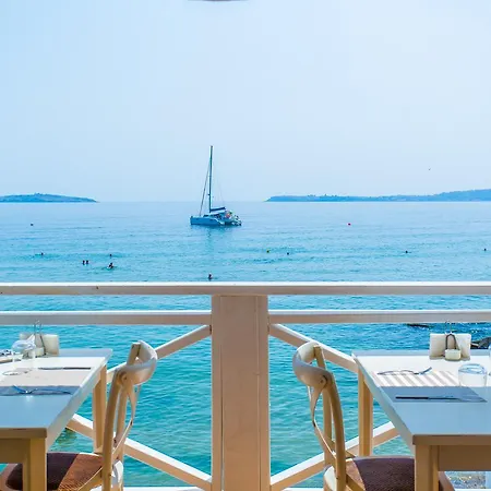 In Sunny Island Complex Appart hôtel