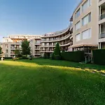 In Sunny Island Complex Lejlighedshotel 4*