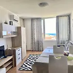 In Sunny Island Complex Lejlighedshotel 4*