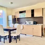 Aparthotel In Sunny Island Complex Chernomorets