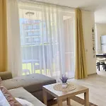 In Sunny Island Complex تشيرنوموريتس
