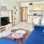 In Sunny Island Complex Aparthotel Chernomorets