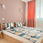 شقة فندقية In Sunny Island Complex 4*