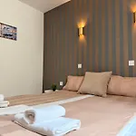 In Sunny Island Complex Aparthotel Chernomorets