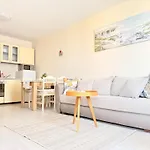 In Sunny Island Complex Aparthotel Chernomorets