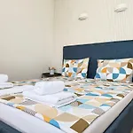 In Sunny Island Complex شقة فندقية تشيرنوموريتس