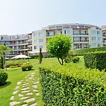 Lejlighedshotel In Sunny Island Complex 4*