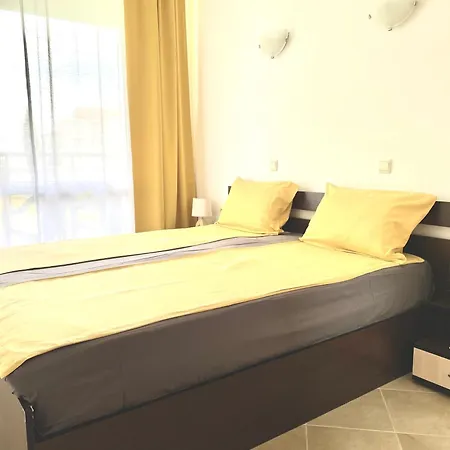 Aparthotel In Sunny Island Complex