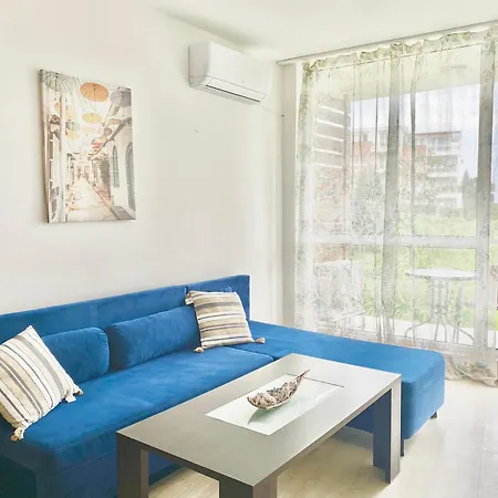 In Sunny Island Complex Aparthotel Chernomorets