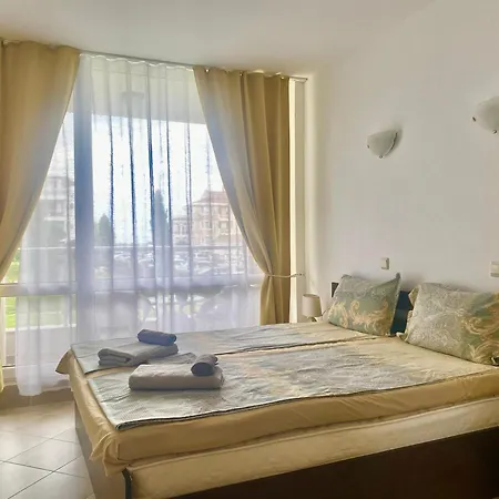 In Sunny Island Complex Aparthotel 2*