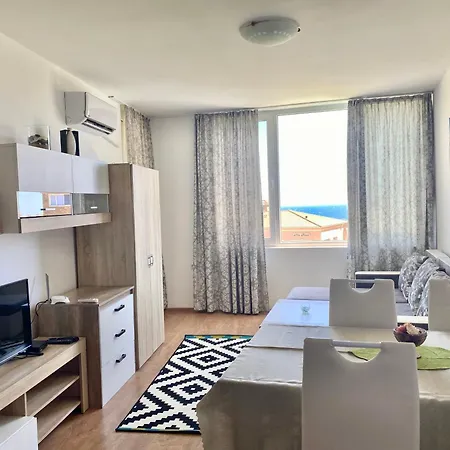 In Sunny Island Complex Appart hôtel 4*