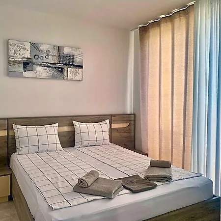 In Sunny Island Complex Aparthotel 4*