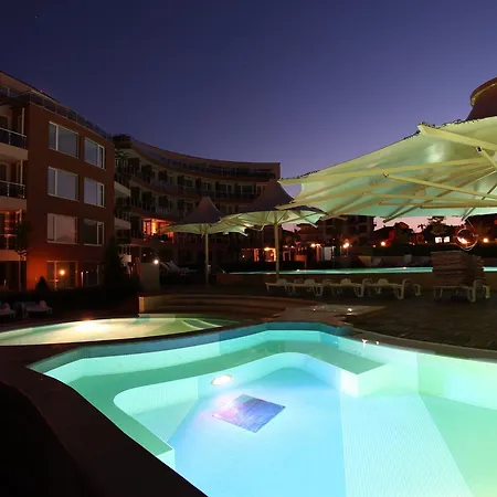 In Sunny Island Complex Aparthotel 2*