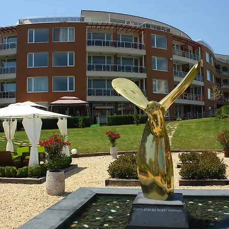 In Sunny Island Complex Aparthotel