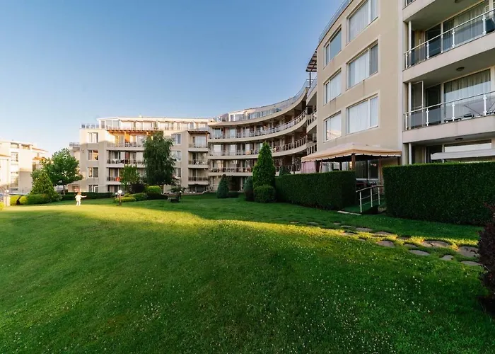 In Sunny Island Complex 公寓式酒店 4*