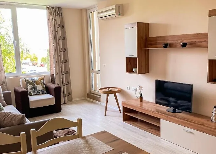 Ξενοδοχείο με διαμερίσματα In Sunny Island Complex Τσερνομόρετς