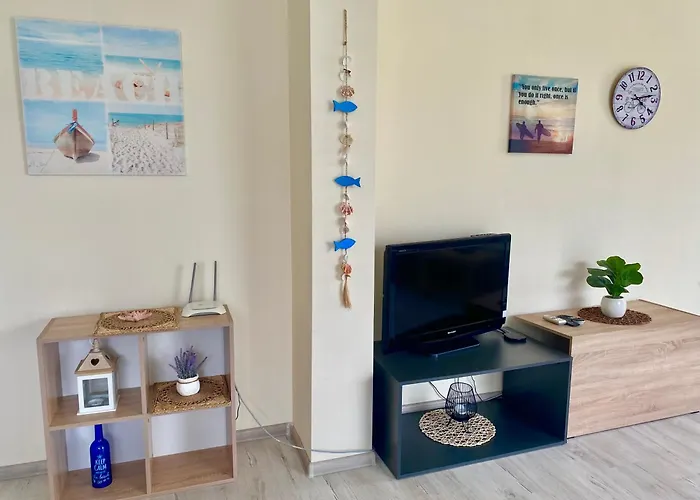 In Sunny Island Complex 公寓式酒店 切尔诺莫雷茨