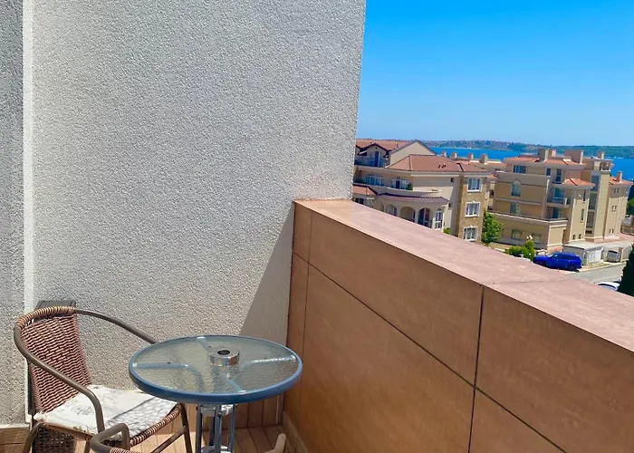 Ξενοδοχείο με διαμερίσματα In Sunny Island Complex 4*