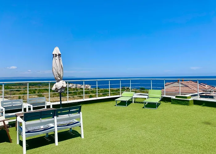 In Sunny Island Complex 4* Τσερνομόρετς