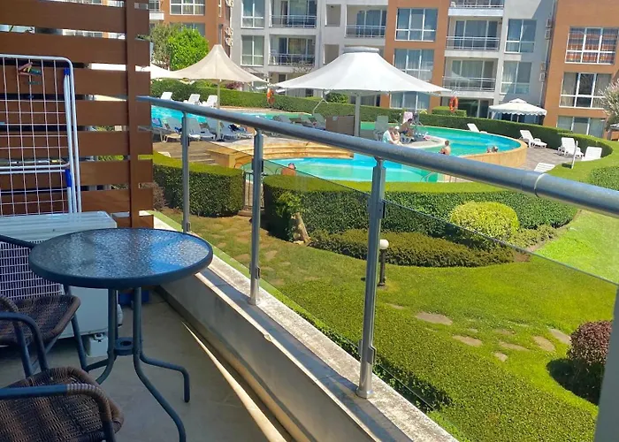 In Sunny Island Complex 4*