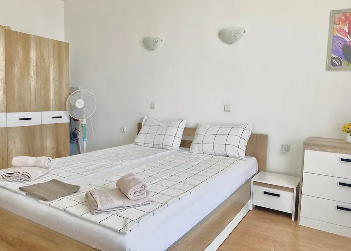 In Sunny Island Complex 4*