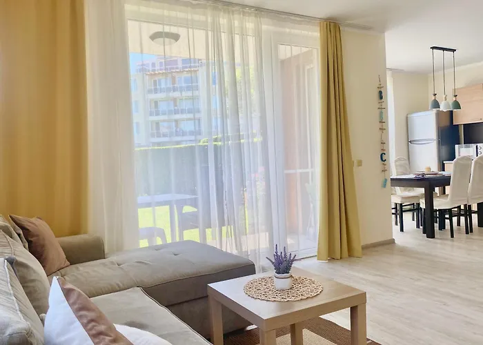 In Sunny Island Complex Τσερνομόρετς