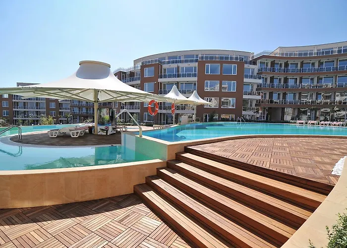 Ξενοδοχείο με διαμερίσματα In Sunny Island Complex 4*